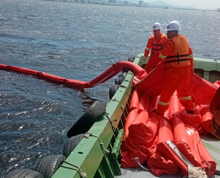 Tripulação Omegaport em operação